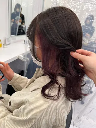 ミディアム 寒色/ベージュヘア ブリーチありMiOのヘアスタイル