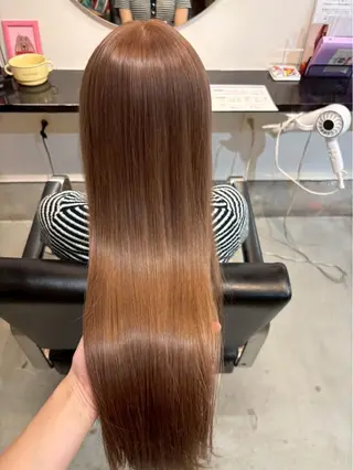 カラー LUCK モミジのヘアスタイル