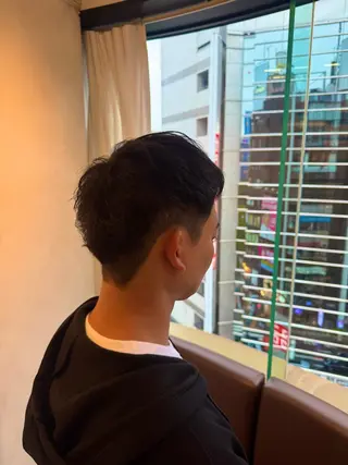 ショート メンズ 透明感カラー💜 モテ髪 空陽💙のヘアスタイル