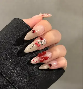 ネイル yuri目黒/恵比寿 🌙ワンホン長さ出しのネイルデザイン