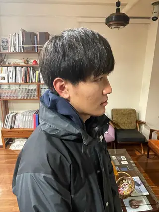 ショート カラー メンズ 浅岡 昭汰のヘアスタイル