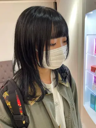 ミディアム カラー 渡部凌我 小顔ウルフ ハイトーンカラーのヘアスタイル