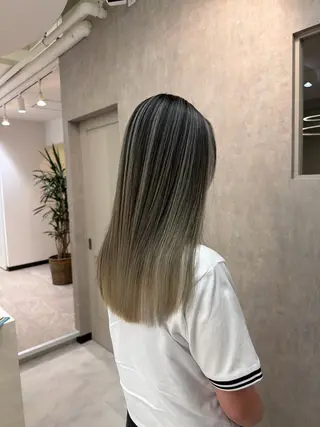 ロング カラー YUYA / 艶髪ブリーチのヘアスタイル