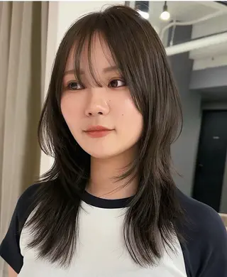 ロング 真下 瑞歩のヘアスタイル
