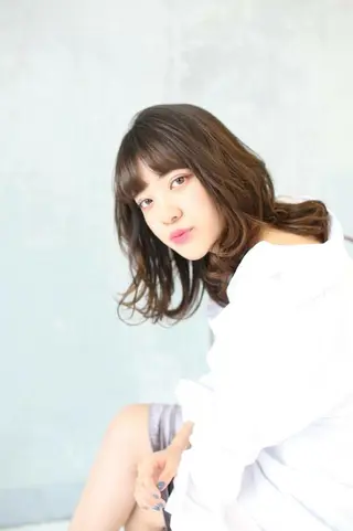 セミロング 🇰🇷韓国風艶髪✨ 髪質改善 倉岡しおんのヘアスタイル