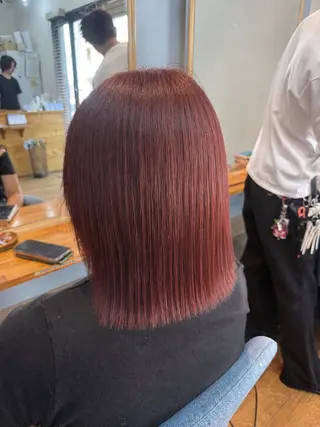 ミディアム カラー 関 愛菜のヘアスタイル
