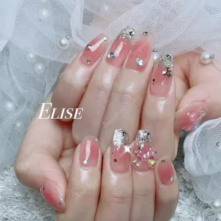 ネイル 🦋 Queenieのネイルデザイン
