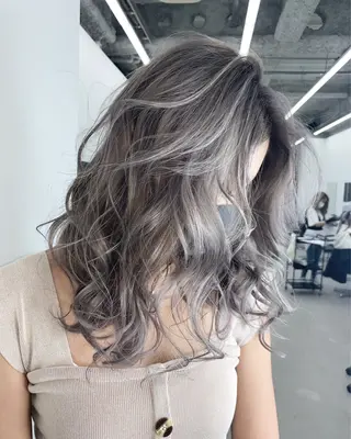 ロング ルナ/名古屋栄 /バレイヤージュのヘアスタイル