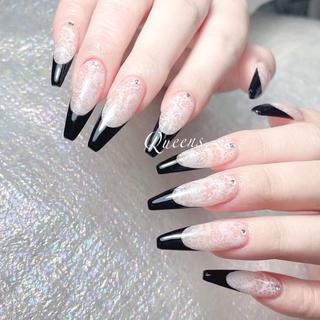 ネイル Queens テイのネイルデザイン
