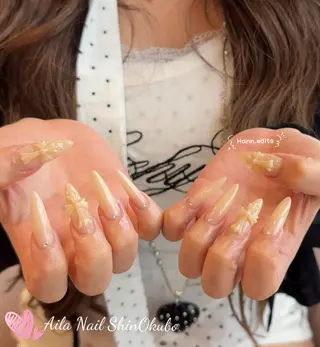 ミディアム Aila Nail HanChanのネイルデザイン