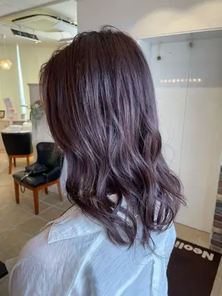セミロング カラー 透明感カラー 🩶🩵🩷AIRIのヘアスタイル