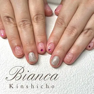 ネイル One’Ness Nana🤍のネイルデザイン