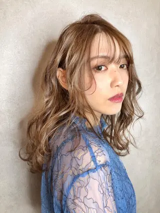 ミディアム カラー サワタ ミサのヘアスタイル