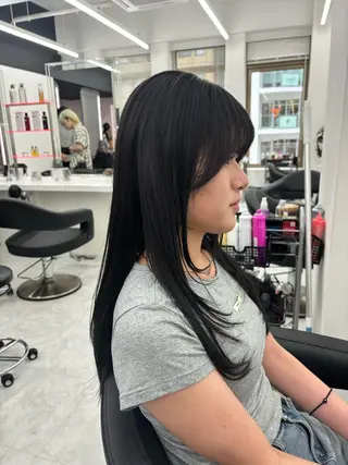 セミロング カラー 抜け感レイヤー︴ ニュアンスカラーのヘアスタイル