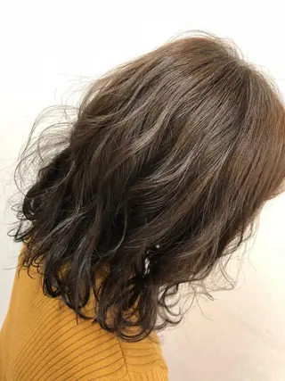 ミディアム カラー SHIORI💜口コ ミNo.1艶カラーのヘアスタイル