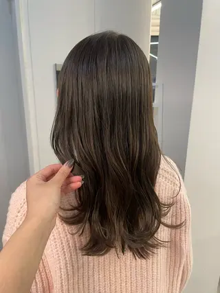 ロング 顔まわりレイヤー 透明感カラー🩵🩵のヘアスタイル