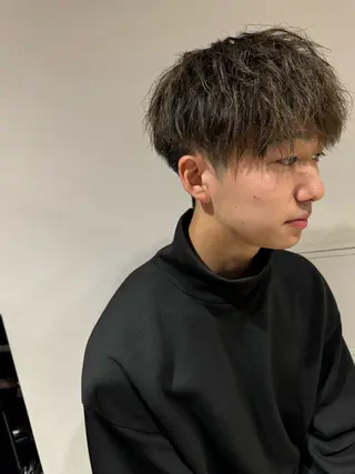 ミディアム パーマ メンズ 似合う髪型見つけます AYAKAのヘアスタイル