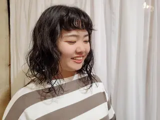 パーマ ミディアム パル__レイヤー/パ ーマ/デザインカラーのヘアスタイル