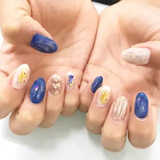 ネイル 板垣 綾乃のネイルデザイン