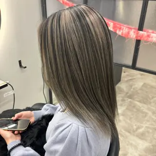セミロング カラー Ren. 🦋デザインカラーのヘアスタイル