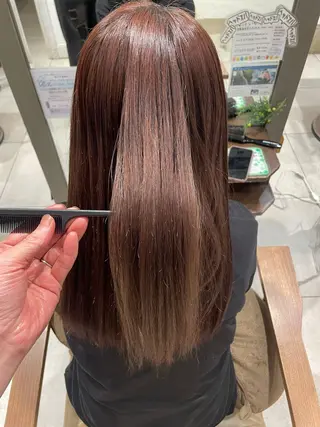 ロング 足立 初葉のヘアスタイル