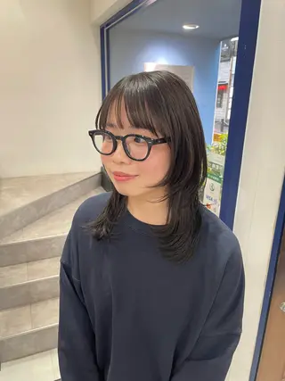 セミロング カラー 山本 佳奈のヘアスタイル