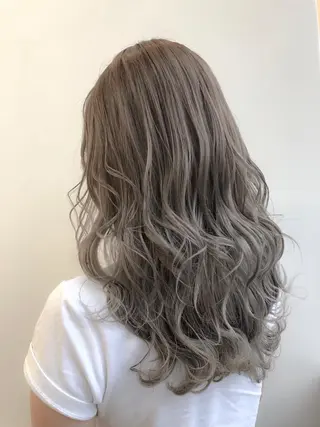 セミロング カラー 【透明感、艶髪】西村 有司のヘアスタイル