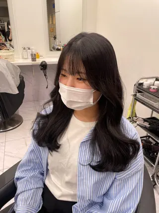 ロング カラー 抜け感レイヤー︴ ニュアンスカラーのヘアスタイル