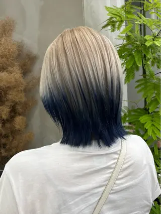 ミディアム イツク ⚡️ ルーツ/ハイトーンのヘアスタイル