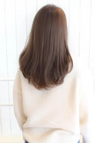 セミロング カラー miki 🦎のヘアスタイル