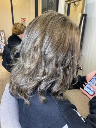 セミロング トップスタイリスト/ アユミのヘアスタイル