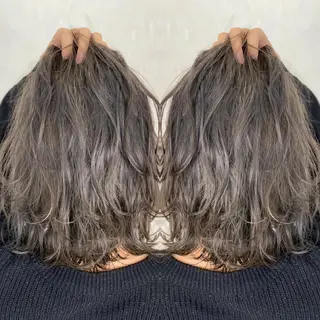 ミディアム カラー LUXBE LUCEのヘアスタイル