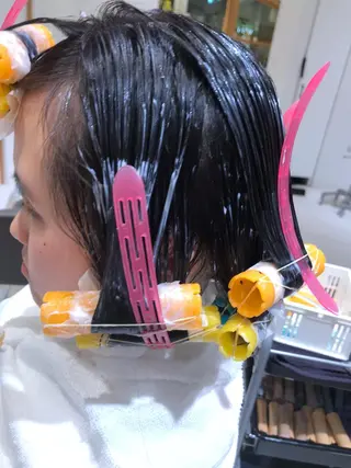 ミディアム ARMONY秋山輝也 コテ巻き風パーマ特化のヘアスタイル