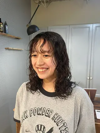 ミディアム パーマ 🤩噂のMr.髪ポジ ティブ®️yu🤩のヘアスタイル