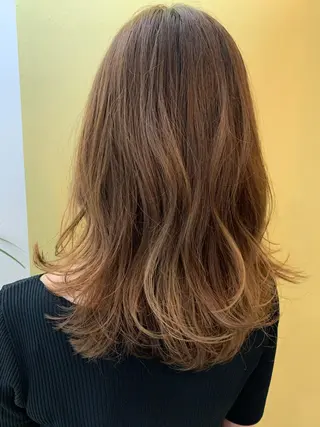 セミロング ハブヘアー ハブヘアーのヘアスタイル