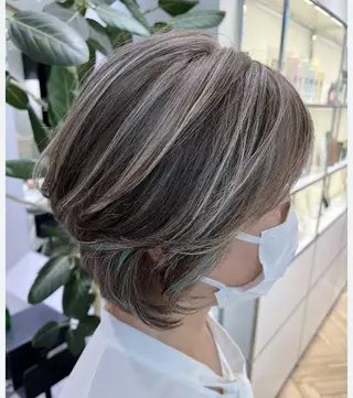 カラー KAEDE🎀 ハイライトのヘアスタイル