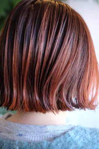 ミディアム カラー 岩村 夏姫のヘアスタイル