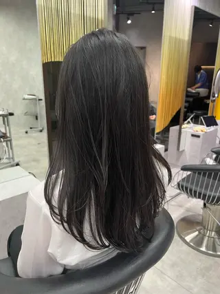 ロング 上田 エミのヘアスタイル