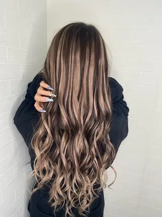 ロング カラー ブリーチカラー特化 U-topia小島のヘアスタイル