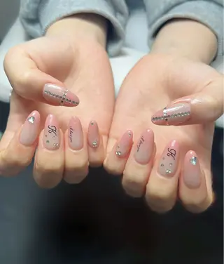 ネイル アトリエハーロウ sakuraのネイルデザイン