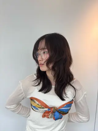 ミディアム パーマ ヘアアレンジ 外山 なつ美のネイルデザイン