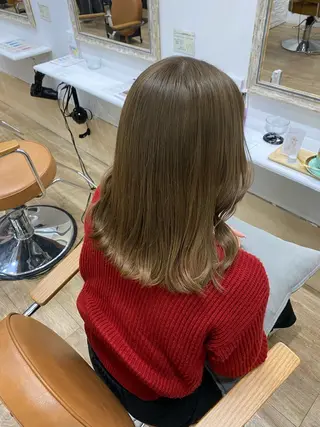 ミディアム mio♡ベージュ特化 🎀透明感カラーのヘアスタイル