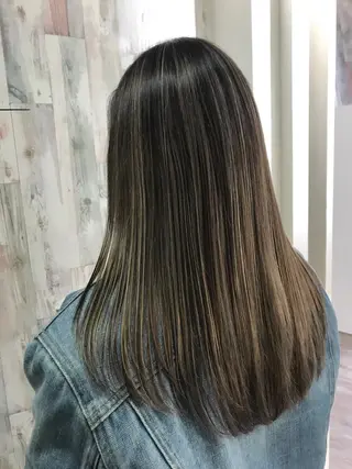 ミディアム カラー 艶髪🫧髪質改善 縮毛矯正✨影山湧市のヘアスタイル