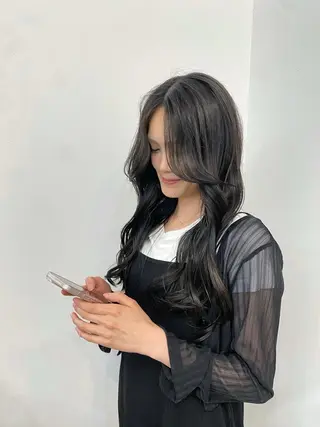 ロング 八巻媛香/ ﾚﾃﾞｨｰｽｶｯﾄのヘアスタイル