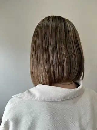 ミディアム カラー 伊藤 友香のヘアスタイル