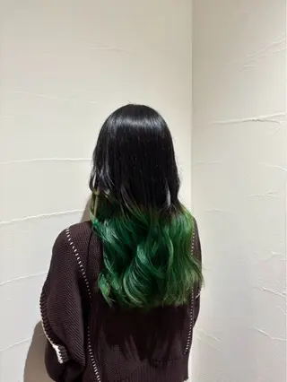 ロング カラー 前田 陽菜のヘアスタイル