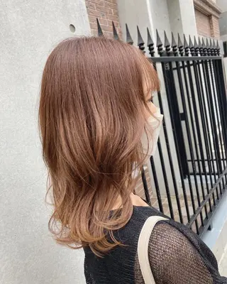 ミディアム カラー 田牧 みゆきのヘアスタイル