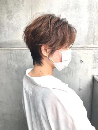 ショート レイヤーカット 小山 悠のヘアスタイル
