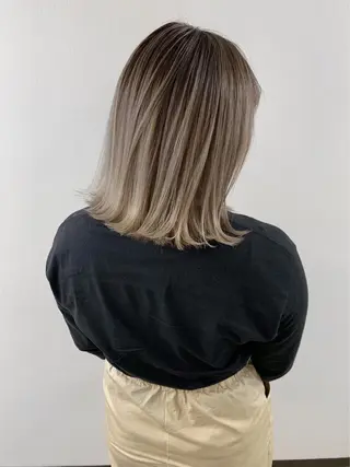ミディアム 植田 彩のヘアスタイル
