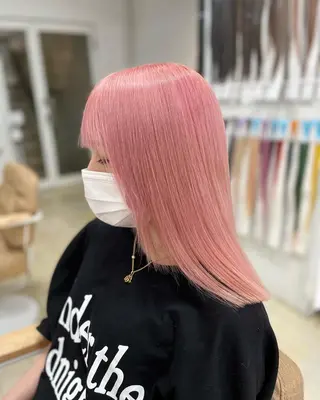 カラー セミロング 🩷モテるハイトーン 🩷ブリーチ特化🩷のヘアスタイル
